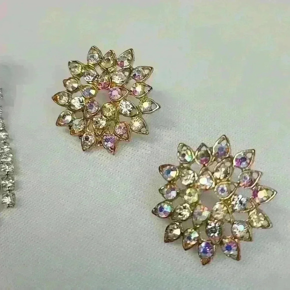 Aurora rhinestones earrings bundle - Picture 10 of 17